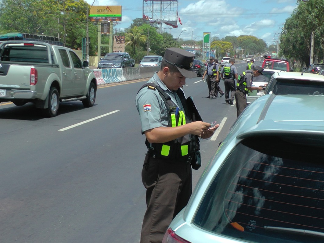 Controles de la Patrulla Caminera. Foto: Gentileza.