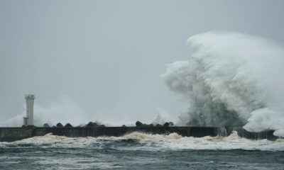 El tifón arrastra vientos de hasta 180 kilómetros por hora y rachas de más de 250 kilómetros/hora. Foto: BBC