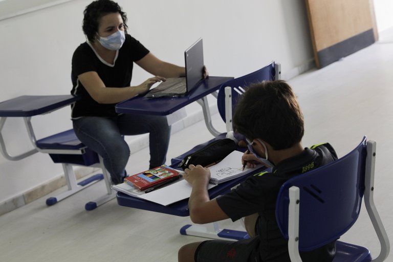 Ministro de Brasil deberá presentar los protocolos planeados para la reapertura de escuelas. Foto: Infobae.