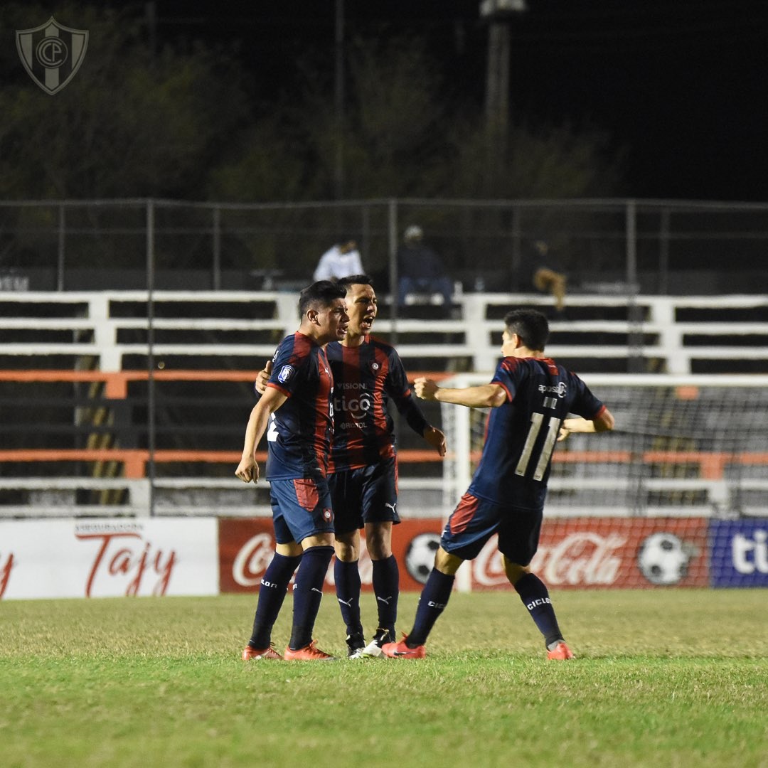 Con la victoria, Cerro Porteño se convirtió en el primer equipo en ganar 10 partidos consecutivos en un mismo torneo. Foto: @CCP1912oficial.