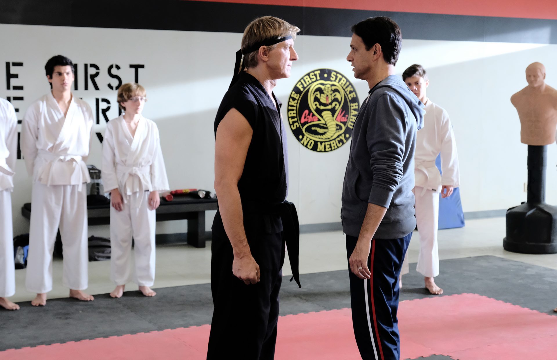 Cobra Kai cuenta con dos temporadas y la tercera será estrenada en Netflix en 2021. Fuente: Cinemanía.