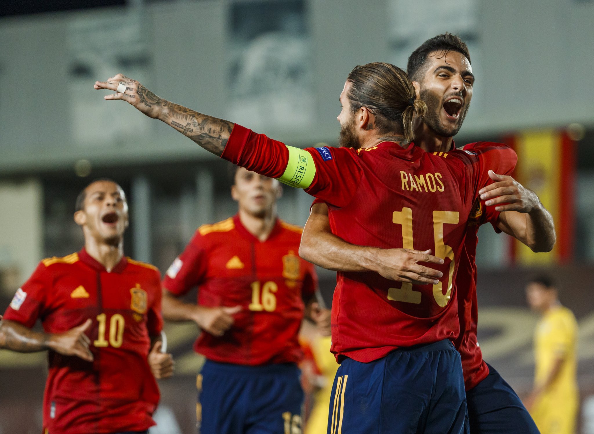 Con la victoria, el seleccionado español se coloca como líder del Grupo A4. Foto: @SeFutbol.