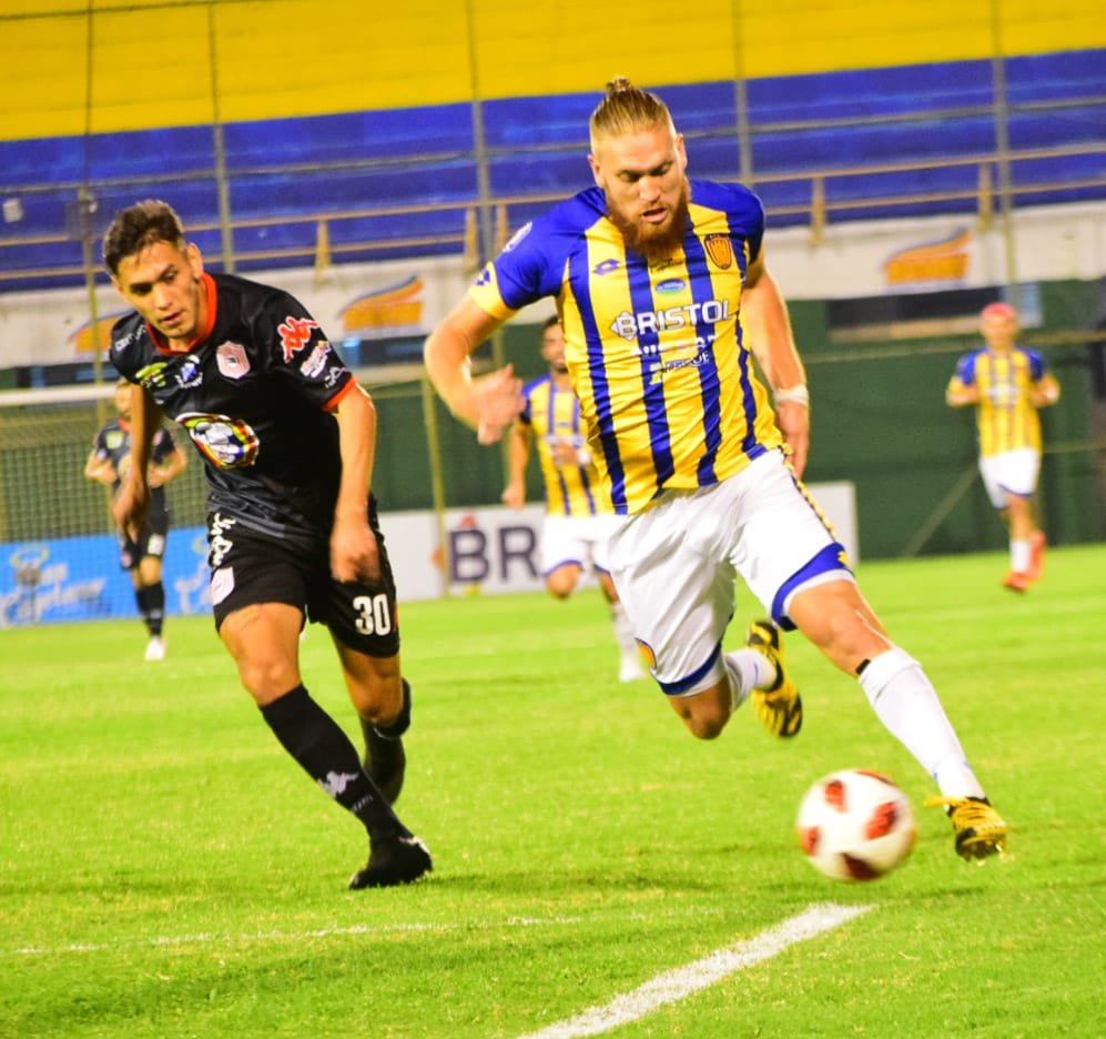 Gracias a su buen desempeño durante el Apertura, Isidro Pitta es uno de los jugadores más sondeados del fútbol paraguayo. Foto: @SpLuquenOficial.