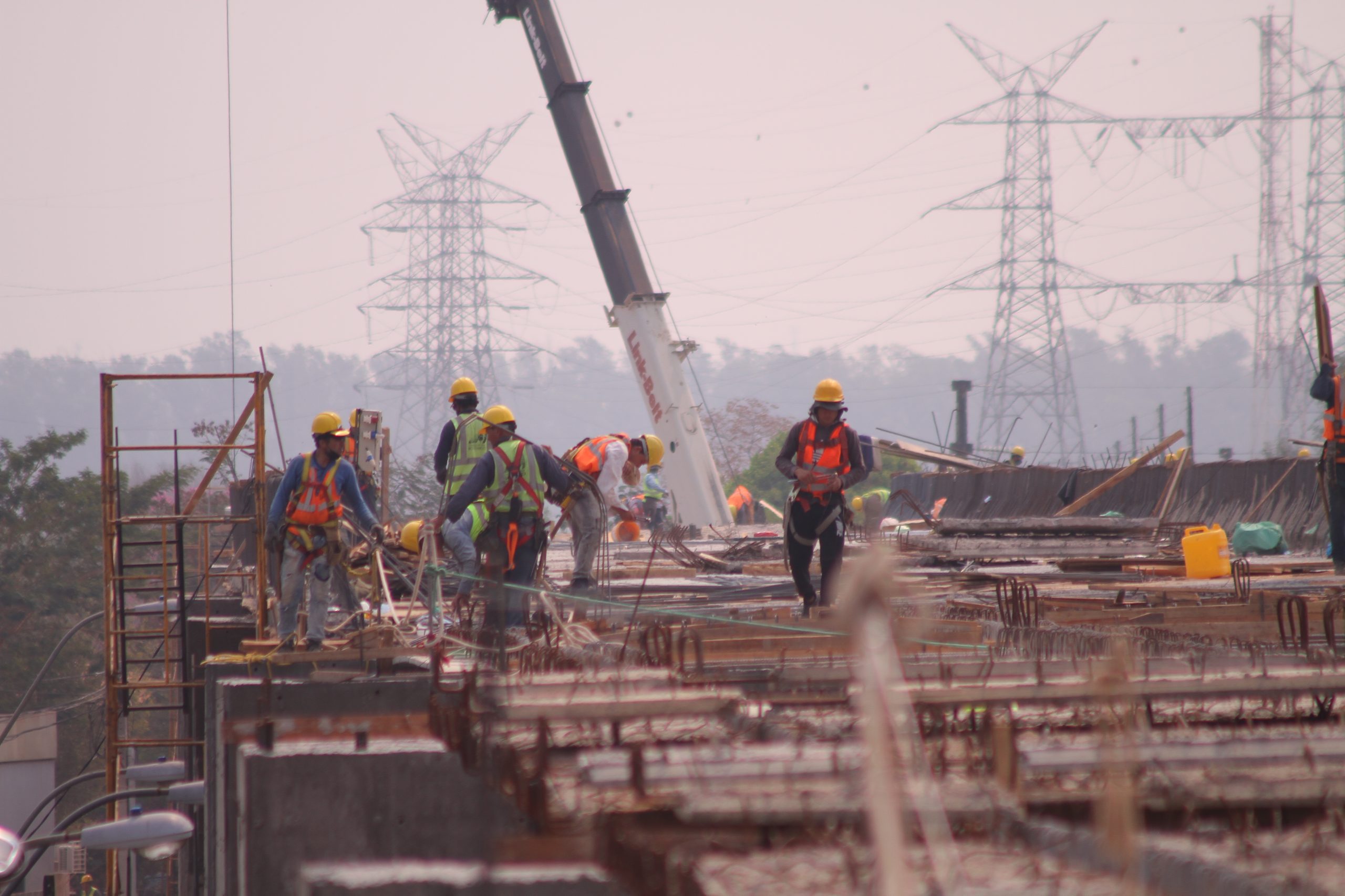 Avanza el mejoramiento de la infraestructura de los servicios básicos como agua potable, alcantarillado sanitario y conexiones eléctricas.. Foto: Gentileza.