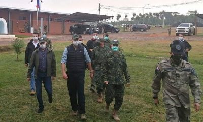 El presidente Mario Abdo Benítez en una de sus visitas a la base de la FTC. Foto: FTC.