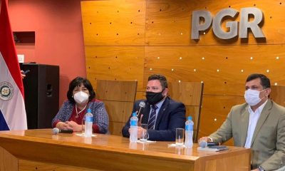 Representantes del Poder Ejecutivo presentaron denuncia penal en conferencia de prensa. Foto: Gentileza