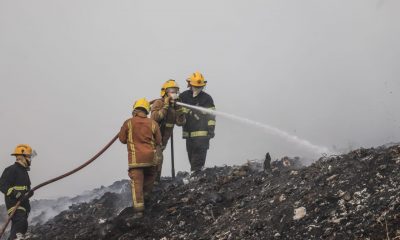 El incendio fue controlado pero persiste el humo tóxico. Foto: Gentileza