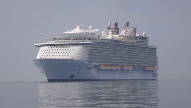 Los cruceros vacíos se volvieron atracción en el Canal de la Mancha. Foto: CNN