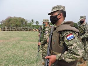 Estamos en reunión permanente con los Comandantess Militares y de la Policía Nacional siguiendo de cerca las Operaciones de la FTC, dijo el ministro de Defensa, Bernardino Soto Estigarribia. Foto: MDN