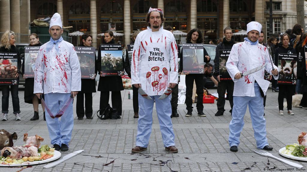 Foto referencial de otra protessta de grupo de veganos en Francia. Foto: Dw