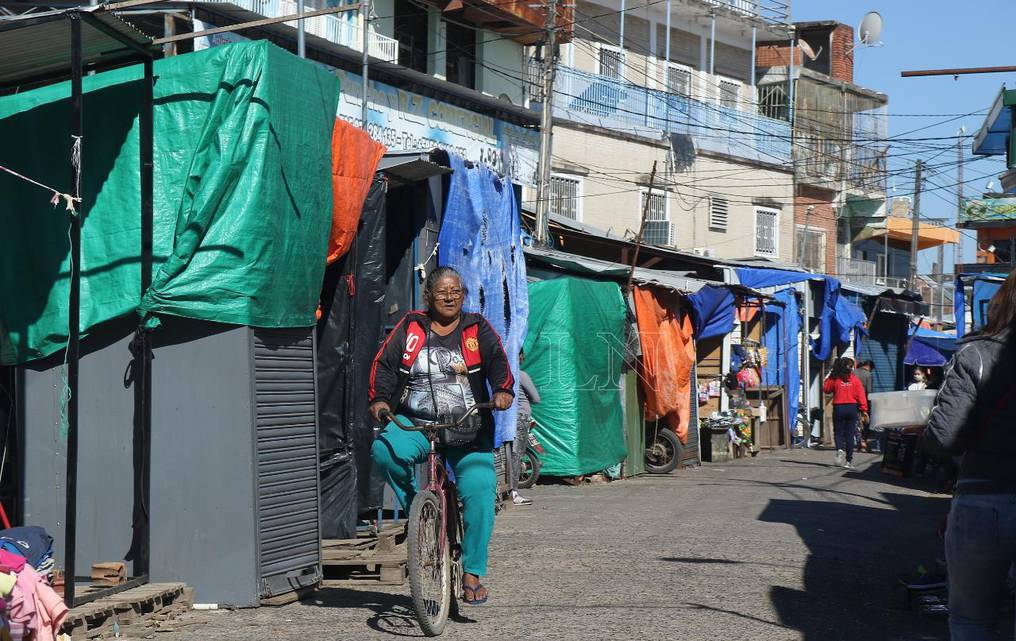 Comercios de Nanawa frontera con Argentina