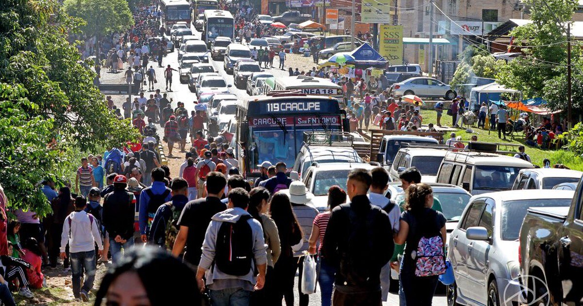 Buses para Caacupé. Foto Gentileza