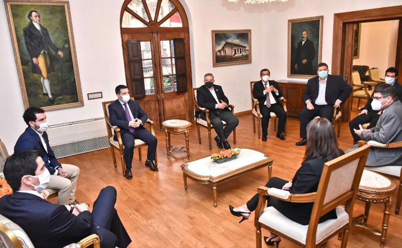 La reunió de este jueves en Cancillería, donde los empresarios del sector turístico pidieron facilidades para ingreso de visitantes. Foto: MRE