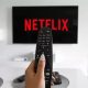 Netflix busca ahora competir en el segmento del entretenimiento, no precisamente contra Amazon Primer, HBO o demás plataformas de streaming. Foto: metro.com