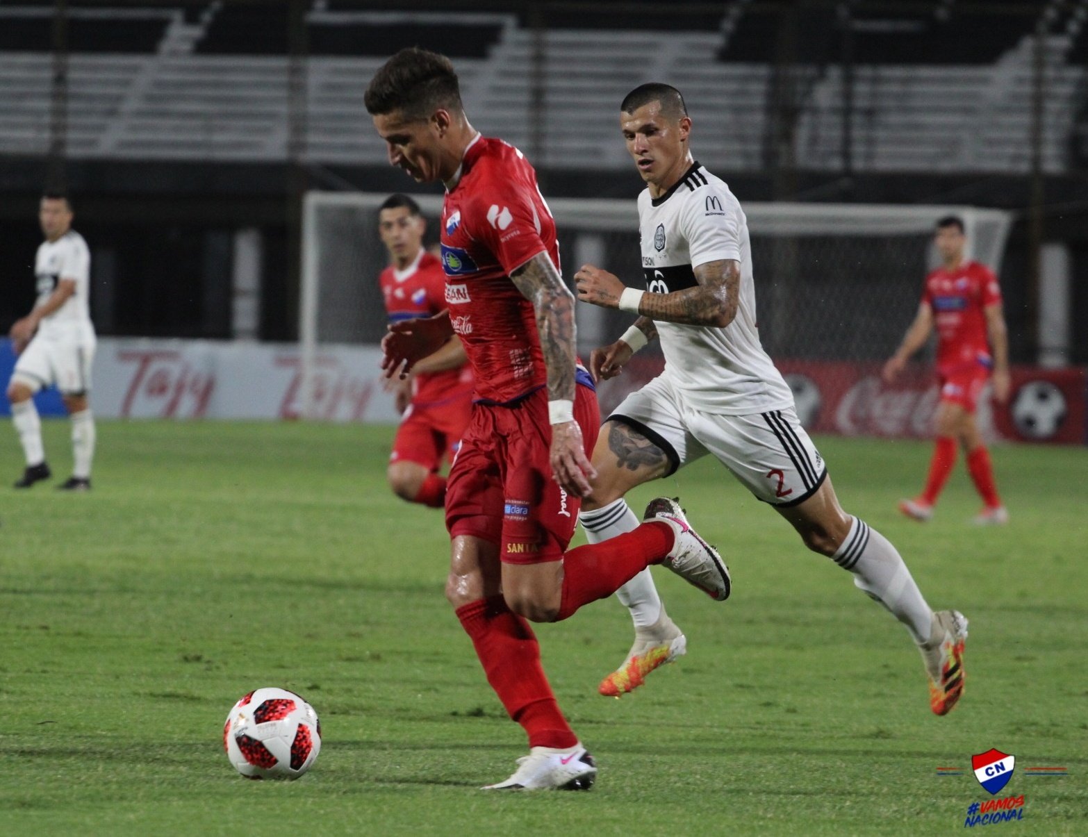 En un duelo más que atractivo, Olimpia y Nacional igualaron 1-1. Jorge Recalde y Danilo Santacruz convirtieron los goles. Foto: @clubnacionalpy.