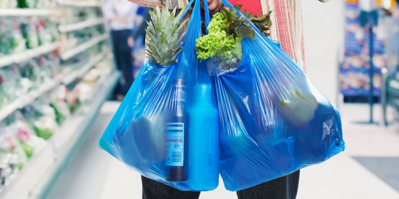 Quieren disminuir significativamente el uso de bolsas plásticas. Foto: Archivo