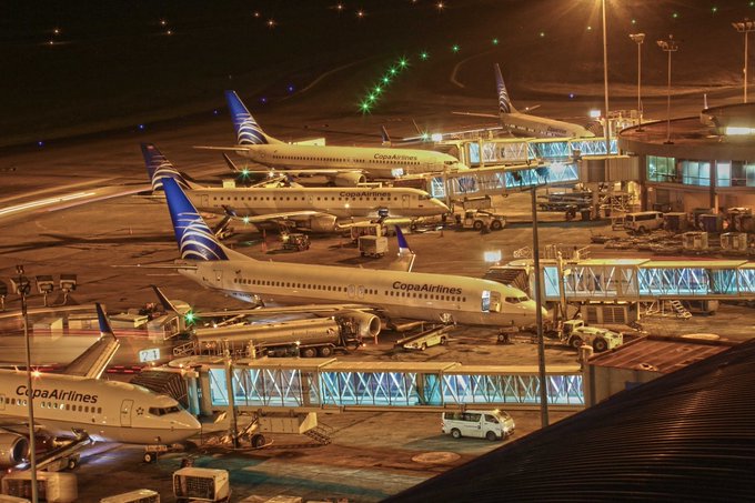 El vuelo procedente de Miami es el primero que llega al país. Foto: A. Tocumen