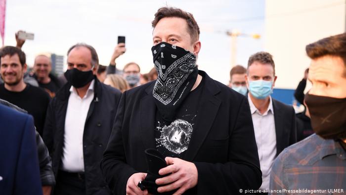 Elon Musk, dueño de Tesla y SpaceX, aumentó 242% su fortuna en 2020. Foto: DW