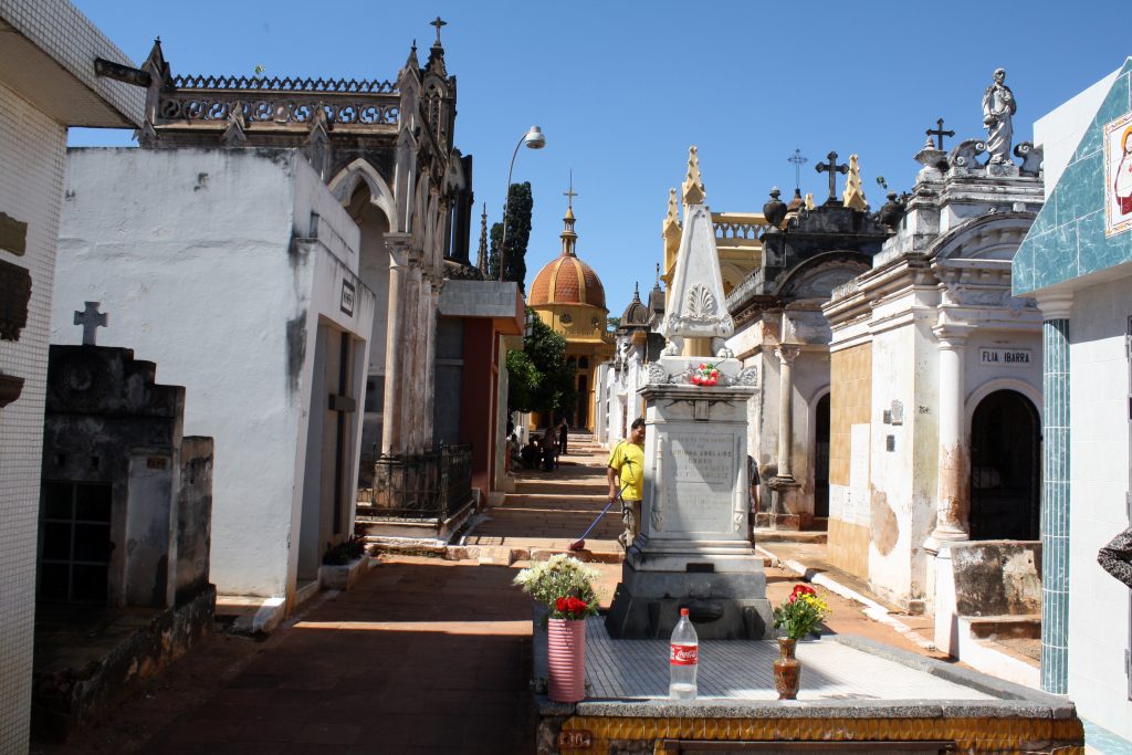 Los cementerios cuentan con los protocolos para recibir a visitantes. Foto: Agencia IP