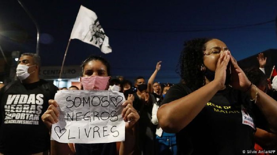 El presidente brasileño Jair Bolsonaro ha restado importancia al racismo estructural en Brasil. Foto: Dw