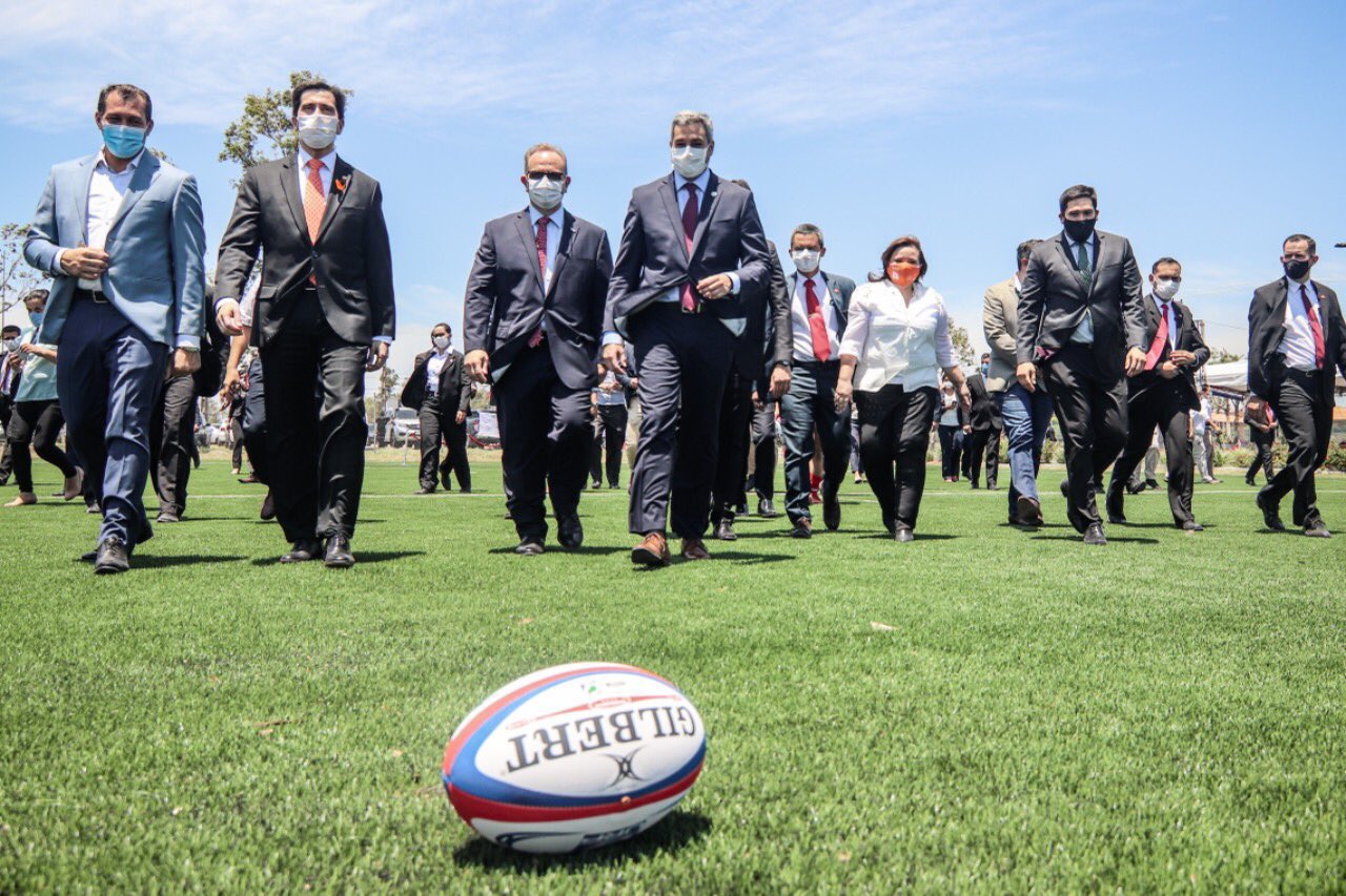 La inauguración de la cancha sintética del renovado estadio Héroes de Curupayty contó con la presencia del presidente Mario Abdo Benítez. Foto: SND.