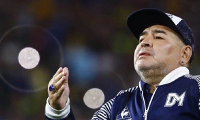 La operación se llevó a cabo en la Clínica Olivos y estuvo encabezada por Leopoldo Luque, médico personal de Diego Maradona. Foto: TyC Sports.