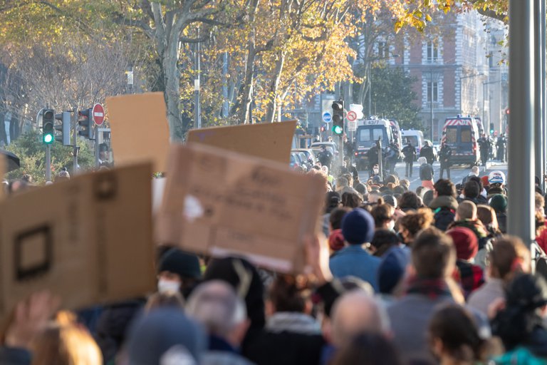 Protestas contra la Ley de Seguridad Integral. Foto: Infobae.