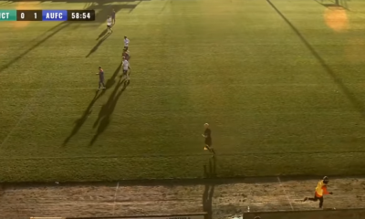 La trasmisión del partido entre el Inverness Caledonian Thistle FC y el Ayr United de la liga escocesa se hizo viral en las redes sociales. Foto: Captura.