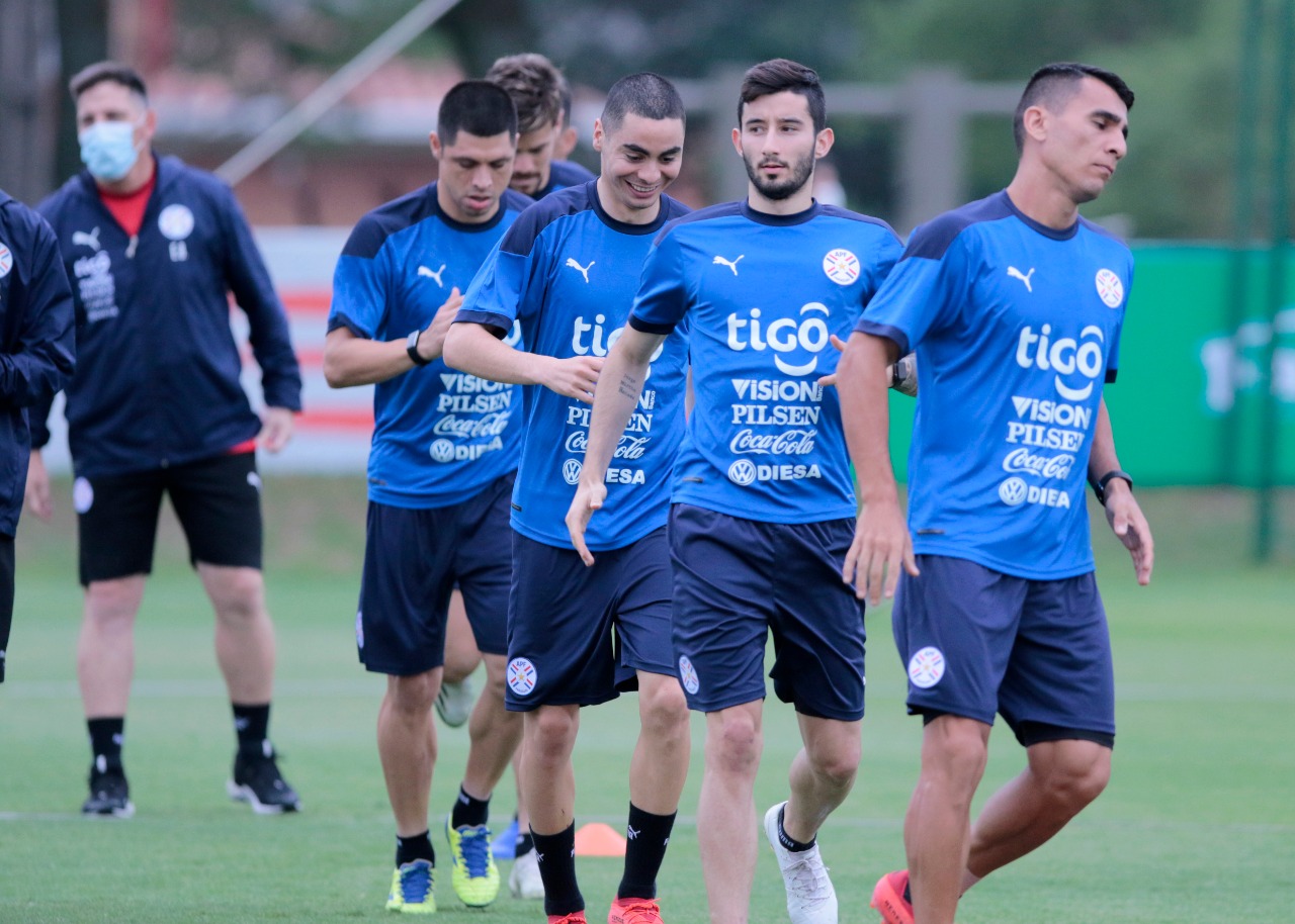 Berizzo prepara cambios en el equipo. Algunos jugadores del combo anterior quedaron fuera por lesión y otros aún no están al 100%. Foto: @Albirroja.