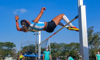 Ana Paula Argüello fue la revelación en salto alto, pues con su 1,65 m. estuvo cerca de alcanzar el record nacional de mayores (1,68 m.). Foto: @sndpy.