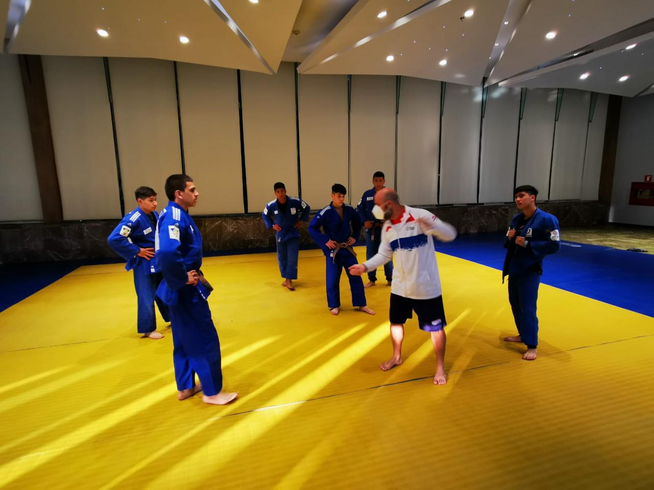 Los jóvenes atletas en su entrenamiento. Foto: SND