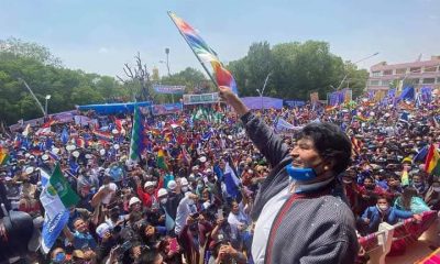 Evo Morales fue recibido por una multitud esta mañana en Villazón, donde llegó desde La Quiaca, Argentina. Foto: Twitter