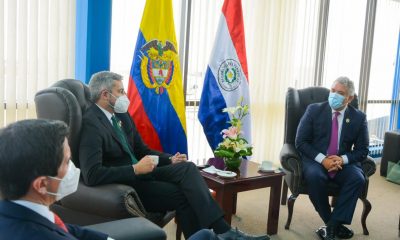 Mario Abdo Benítez dialogó con el presidente de Colombia Iván Duque en La Paz. Foto: Presidencia