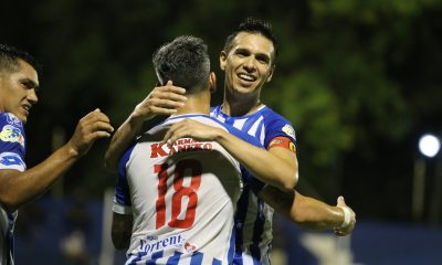 Ariel Núñez y Pablo Zeballos marcaron los goles de la victoria que significó la clasificación del 12 de Octubre para la Sudamericana. Foto: @12deOctubreI.