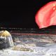 La cápsula de retorno de la sonda china Chang'e-5 aterriza en Siziwang Banner, en la Región Autónoma de Mongolia Interior, norte de China. Foto:Dw