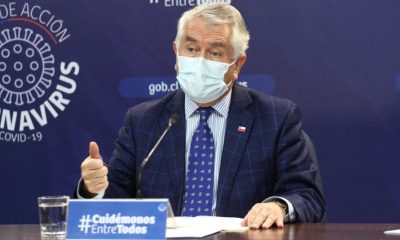 El ministro de Salud, Enrique Paris, anunció que se vacunaron casi 9 profesionales.