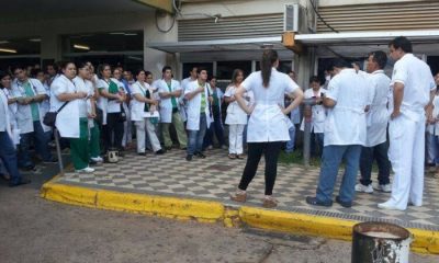 Médicos residentes del IPS. Foto Gentileza.