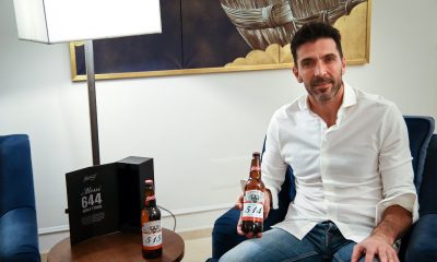 Reconocidos arqueros publicaron en sus redes distintas fotos con las botellas y el número correspondiente a los goles recibidos. Foto: @gianluigibuffon.