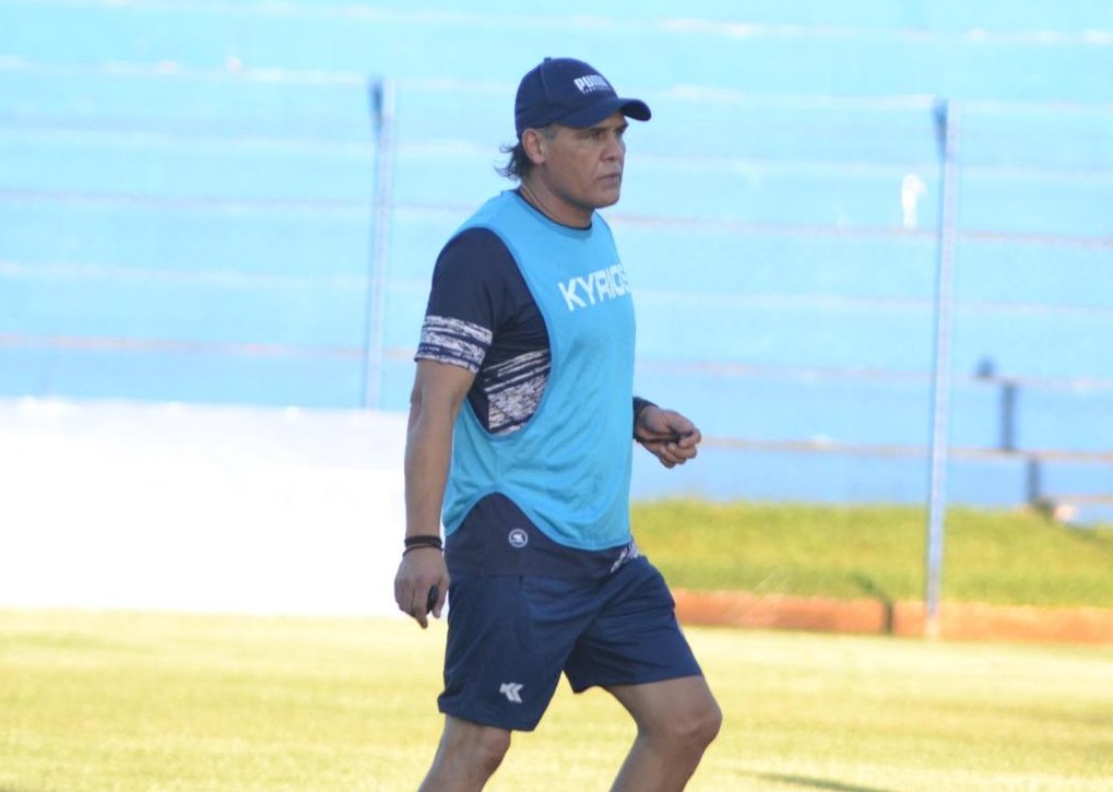 Celso Ayala reemplaza a Sergio Órteman, que deja el cargo tras dirigir 24 paridos entre la Copa Sudamericana y el torneo local. Foto: @SoldeAmericapy.