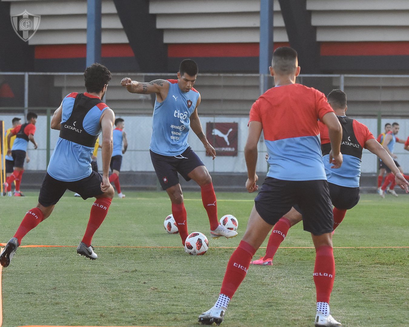 Los tres afectados –uno de ellos futbolista– ya fueron puestos en cuarentena, cumpliendo con el protocolo sanitario establecido. Foto: @CCP1912oficial.