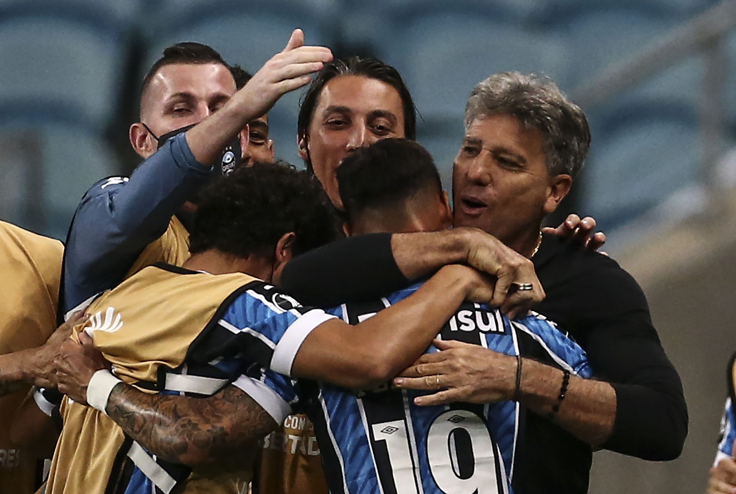 El conjunto brasileño se impuso por 4-0 en el global y avanzó a los cuartos de final del certamen, donde lo espera el Santos de Brasil. Foto: @Libertadores.