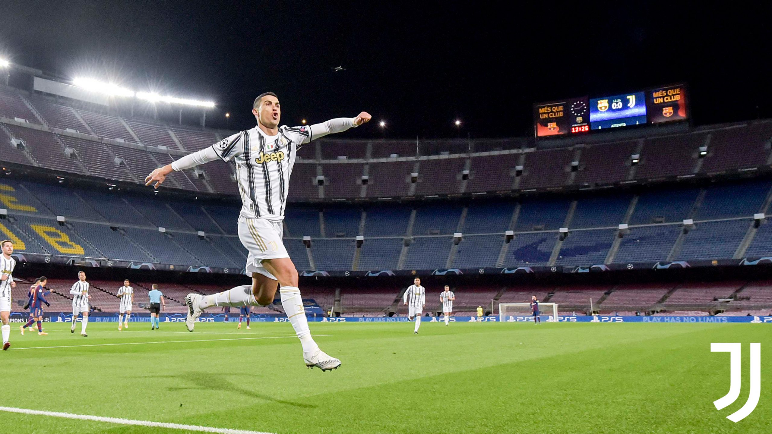 Cristiano Ronaldo se quedó con el duelo ante Lionel Messi. El delantero luso convirtió dos tantos de penal en la victoria de Juventus. Foto: @juventusfces.