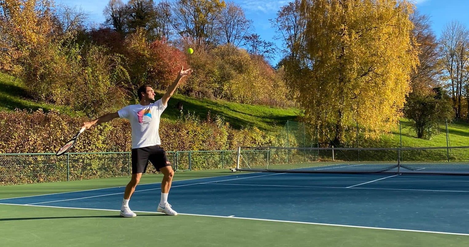 Federer compitió por última vez el 30 de enero de este año, cuando perdió en las semifinales del Australian Open frente a Djokovic. Foto: @rogerfederer.