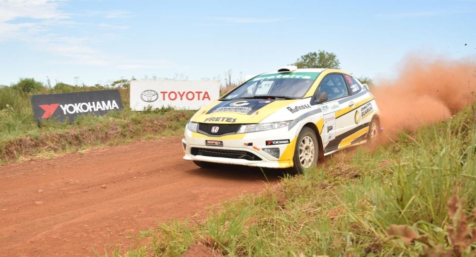 Un total de 52 tripulaciones participan de la competencia, de las cuales 23 son automóviles de tracción simple y 29 de tracción integral. Foto: @rallypy.