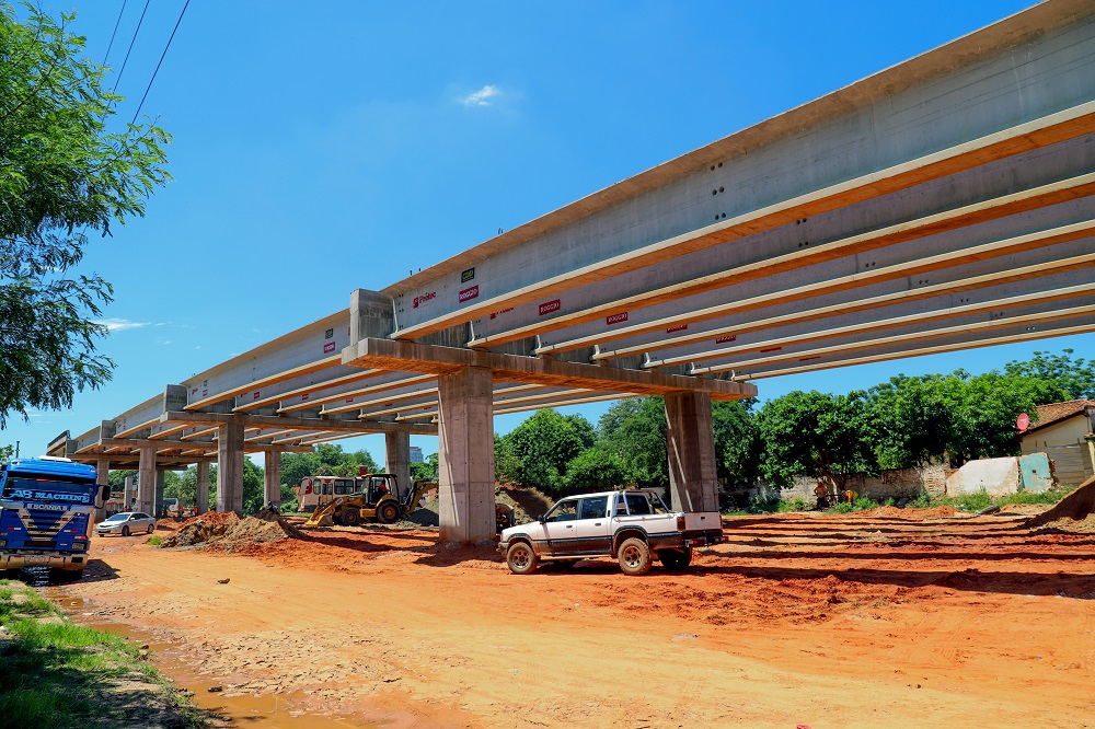 Se cubrieron aproximadamente 200 metros de extensión de los 1.340 metros del viaducto que pronto soportará el tráfico de 40.000 vehículos que entran y salen al microcentro. Foto: Gentileza. 