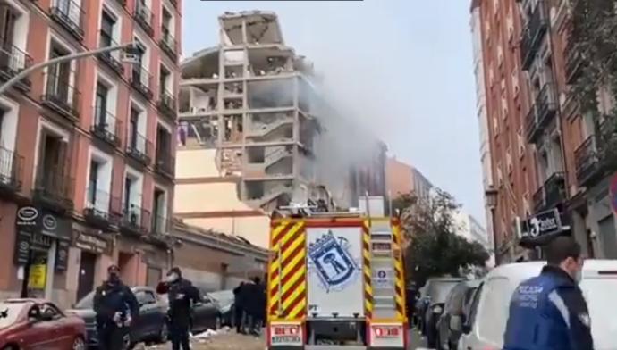 Explosión en parte de un edificio en la calle Toledo de Madrid. Foto: Europa Press.