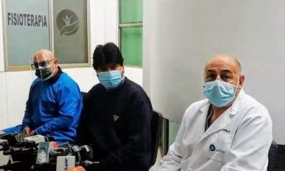 Evo Morales junto a los médicos. Foto: EvomoralesAyma / Twitter