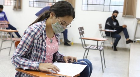 Becas podrían ser recortadas. (Foto Itaipu).