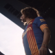 Carles Puyol luce la nueva camiseta y da un mensaje en catalán en el video de presentación publicado en las redes sociales del Barcelona. Foto: Captura.