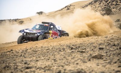 Sainz, que partía 28° tras su pinchazo en el prólogo del sábado, supo remontar en el último tramo junto a su copiloto Lucas Cruz. Foto: @CSainz_oficial.